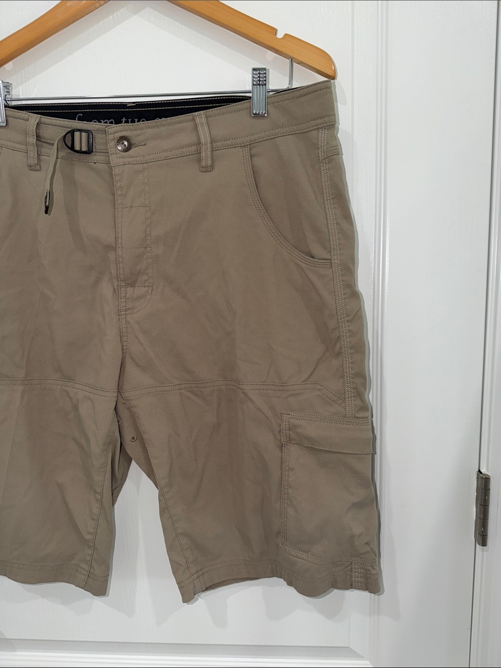 PrAna Stretch Zion Short Men's Beige Cargo Shorts - size 36”
Hiking outdoors - Picture 2 of 6